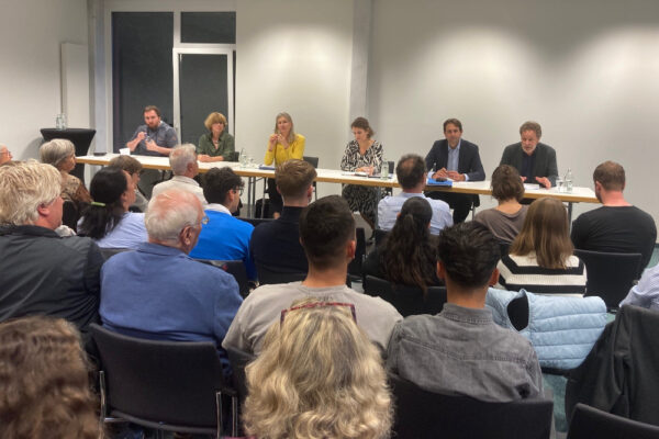 Zwischen Grenzschutz, Asyl und Menschlichkeit