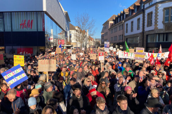 4.000 Menschen in Singen stehen auf!